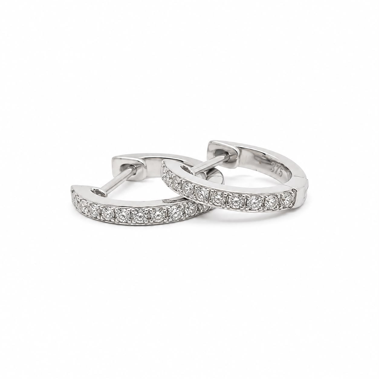 9CT WHITE GOLD HUGGIES 22 RND DIAMONDS 0.22CT IJ/VS-SI