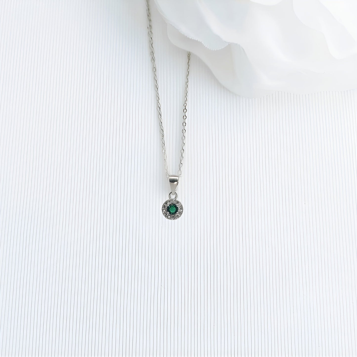 SILVER GREEN/WHITE CUBIC ZIRCONIA NECKLACE