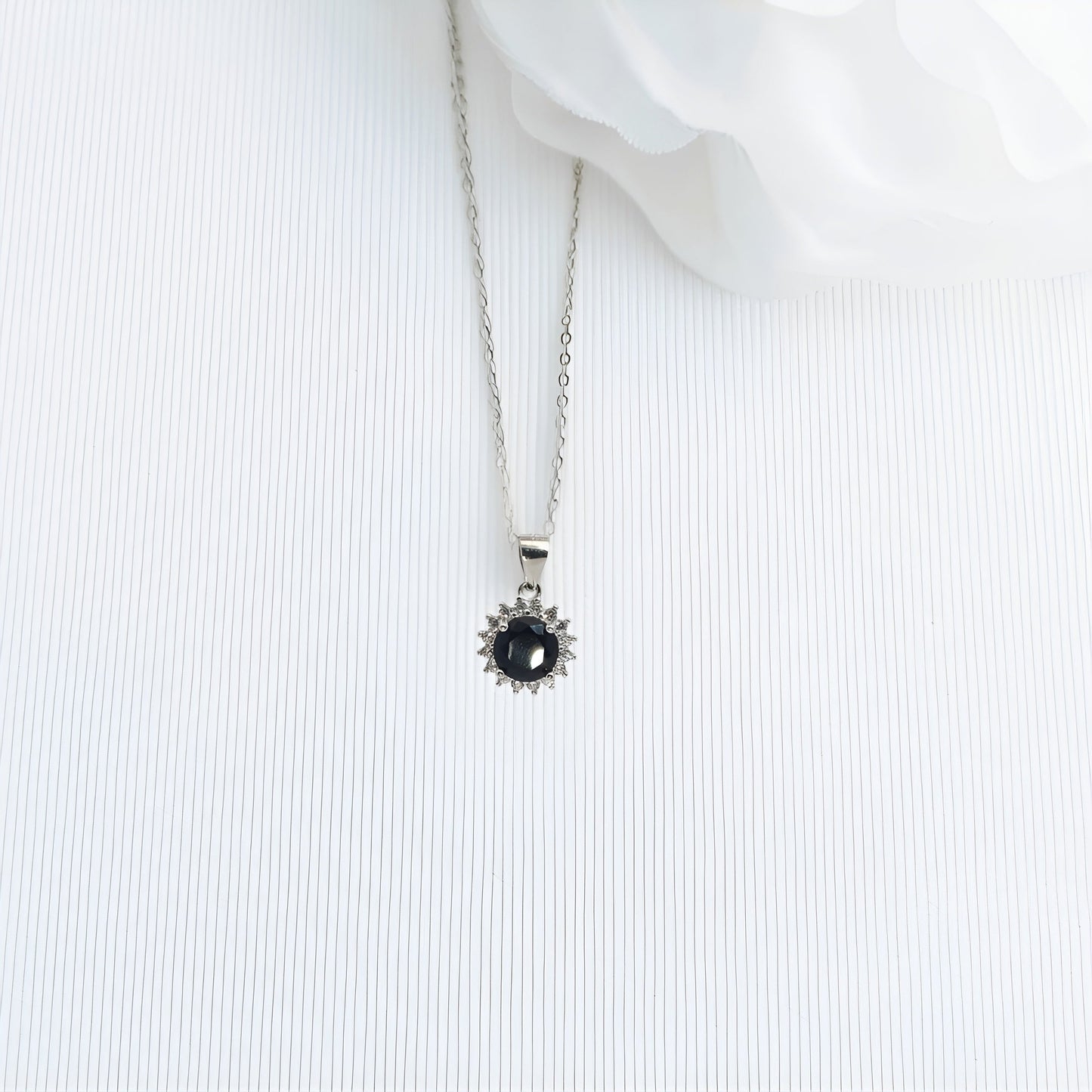 SILVER BLACK/WHITE CUBIC ZIRCONIA NECKLACE