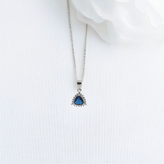 SILVER BLUE/WHITE CLUSTER NECKLACE