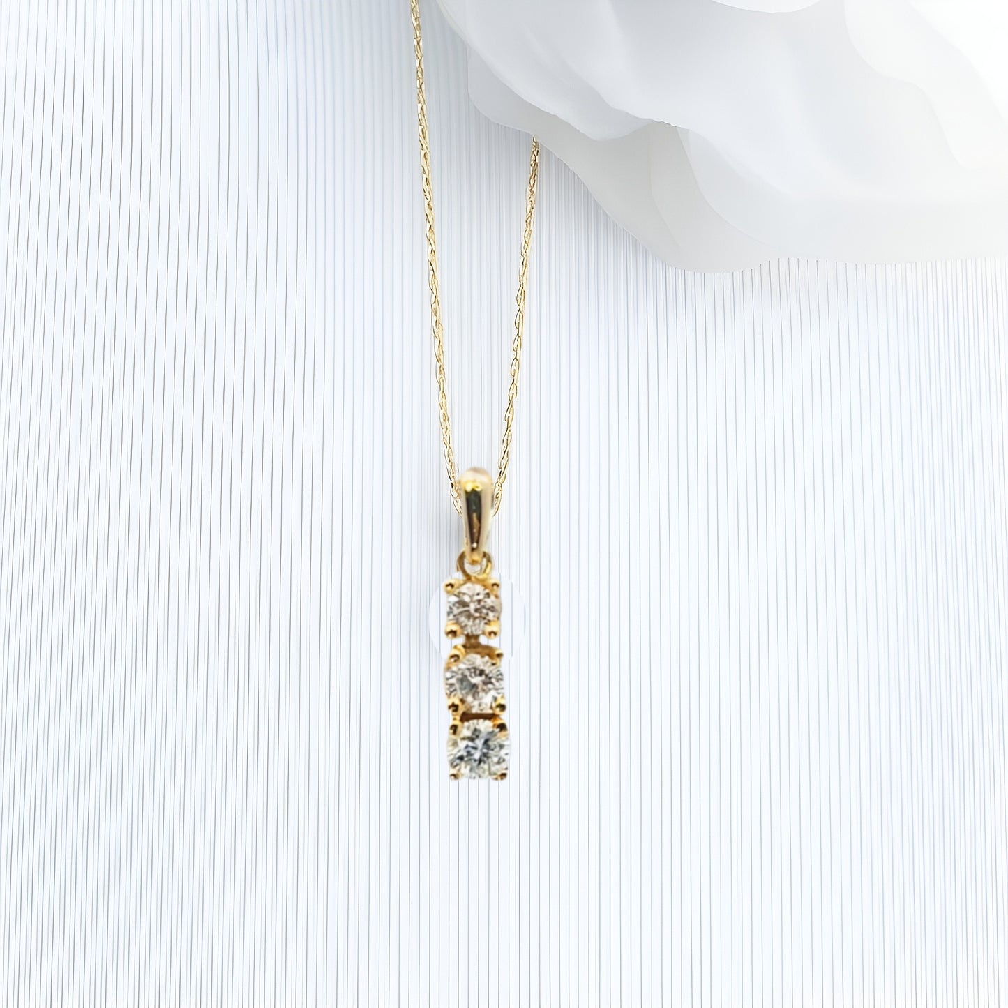9ct yellow gold lab diamond trilogy pendant