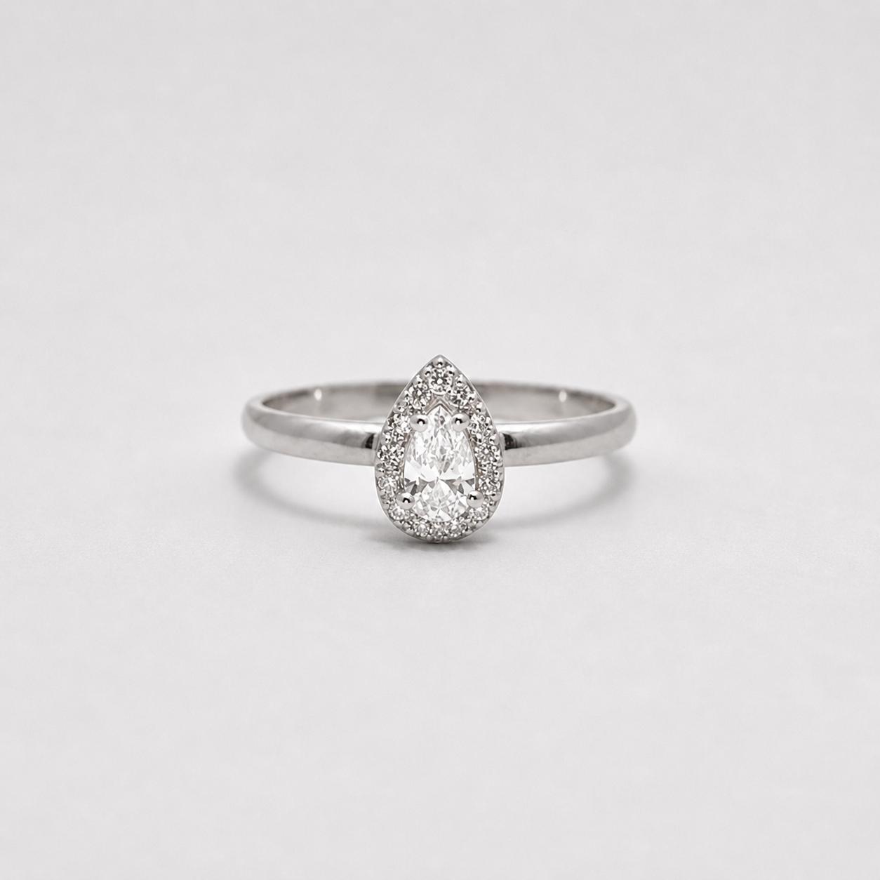 9CT WG PEAR SHAPED HALO RING 1LGD = 0.17CT 13LGD = 0.24CT